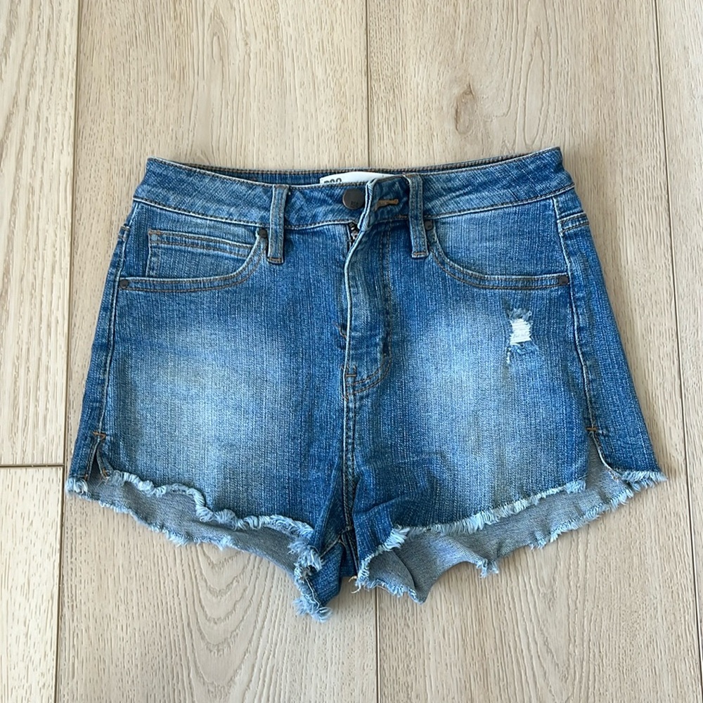 RSQ women’s jean shorts | size 1/w25 | vintage high rise